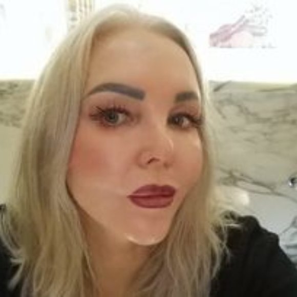 Meet your Posher, Gillian - Picture 1 of 1